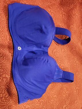 Livi Active High Impact Bra